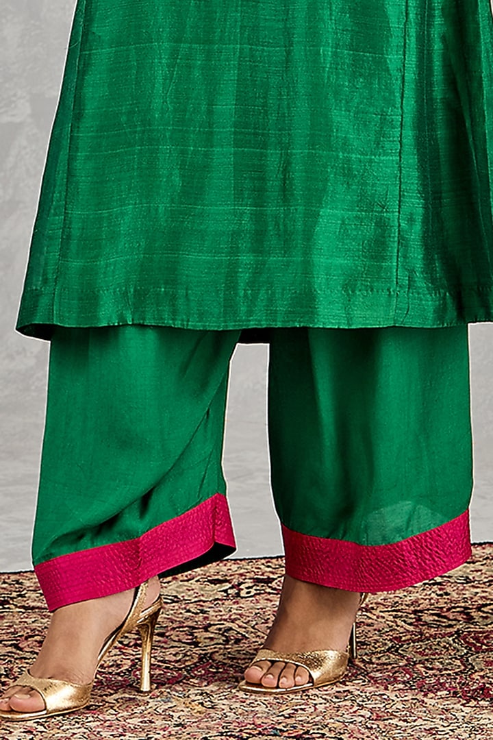 Green Chanderi Motifs Embroidered Kurta Set by Shivani Bhargava at Pernia's Pop Up Shop