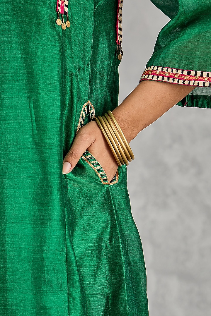 Green Chanderi Motifs Embroidered Kurta Set by Shivani Bhargava at Pernia's Pop Up Shop