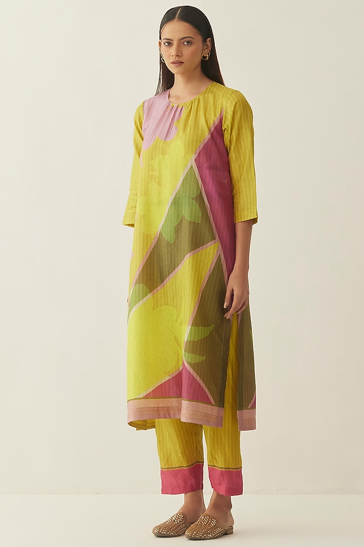 Multi-Colored Natural Silk Floral & Striped Printed Kurta Set by Shivani Bhargava at Pernia's Pop Up Shop