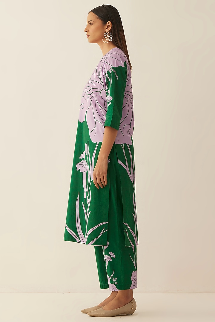 Green Giza Poplin Floral Printed Kurta Set by Shivani Bhargava at Pernia's Pop Up Shop