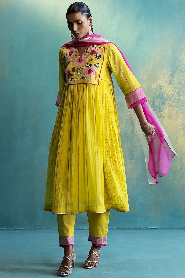 Yellow Handwoven Chanderi Embroidered Kurta Set by Shivani Bhargava