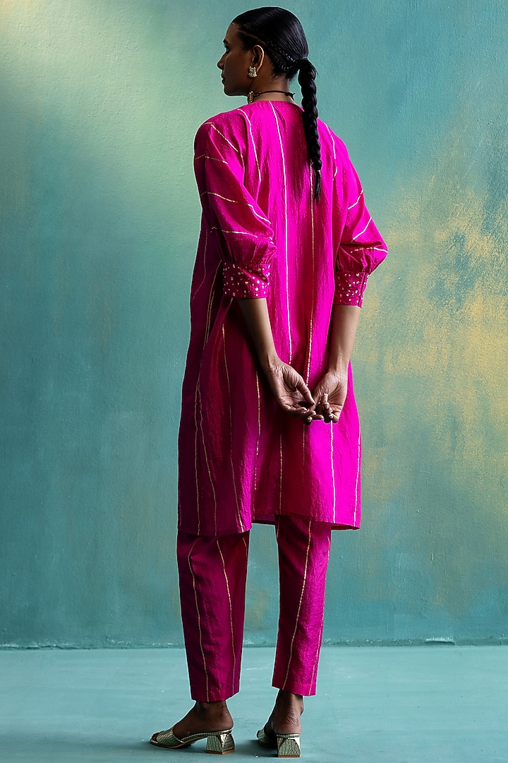 Pink Silk Embroidered Kurta Set by Shivani Bhargava at Pernia's Pop Up Shop