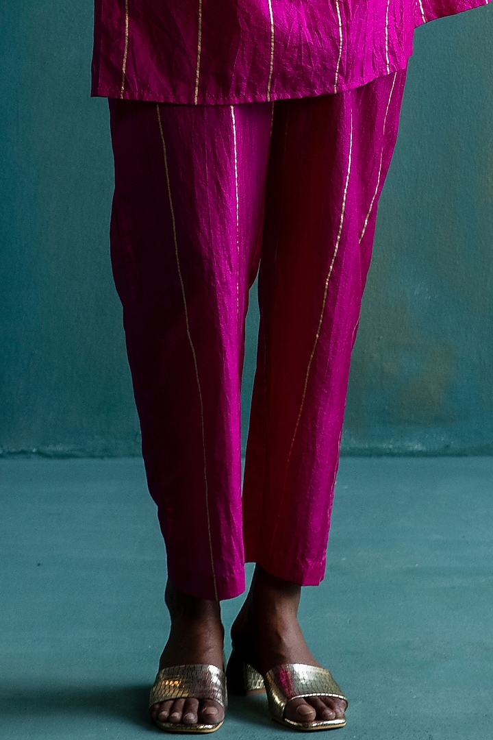 Pink Silk Embroidered Kurta Set by Shivani Bhargava at Pernia's Pop Up Shop