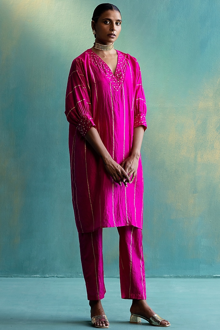 Pink Silk Embroidered Kurta Set by Shivani Bhargava at Pernia's Pop Up Shop