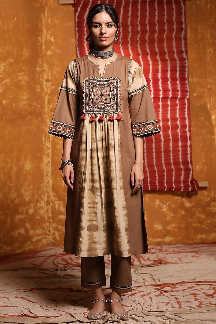 Beige-Brown Cotton Embroidered & Tie-Dyed Kurta Set by Shivani Bhargava
