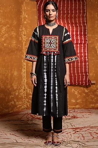 Black & White Cotton Embroidered & Tie-Dyed Kurta Set by Shivani Bhargava