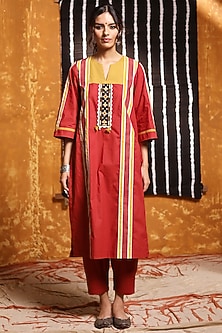 product-color-Maroon