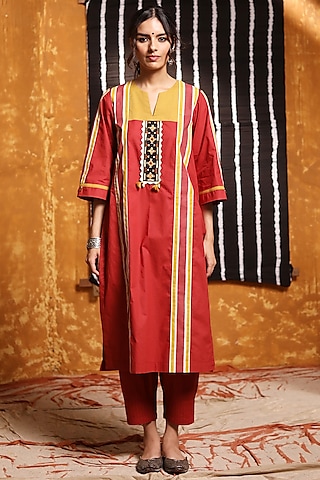 Maroon Cotton Embroidered & Color Blocked Kurta Set by Shivani Bhargava
