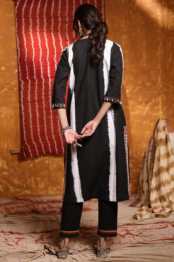 Black Cotton Embroidered Kurta Set by Shivani Bhargava at Pernia's Pop Up Shop