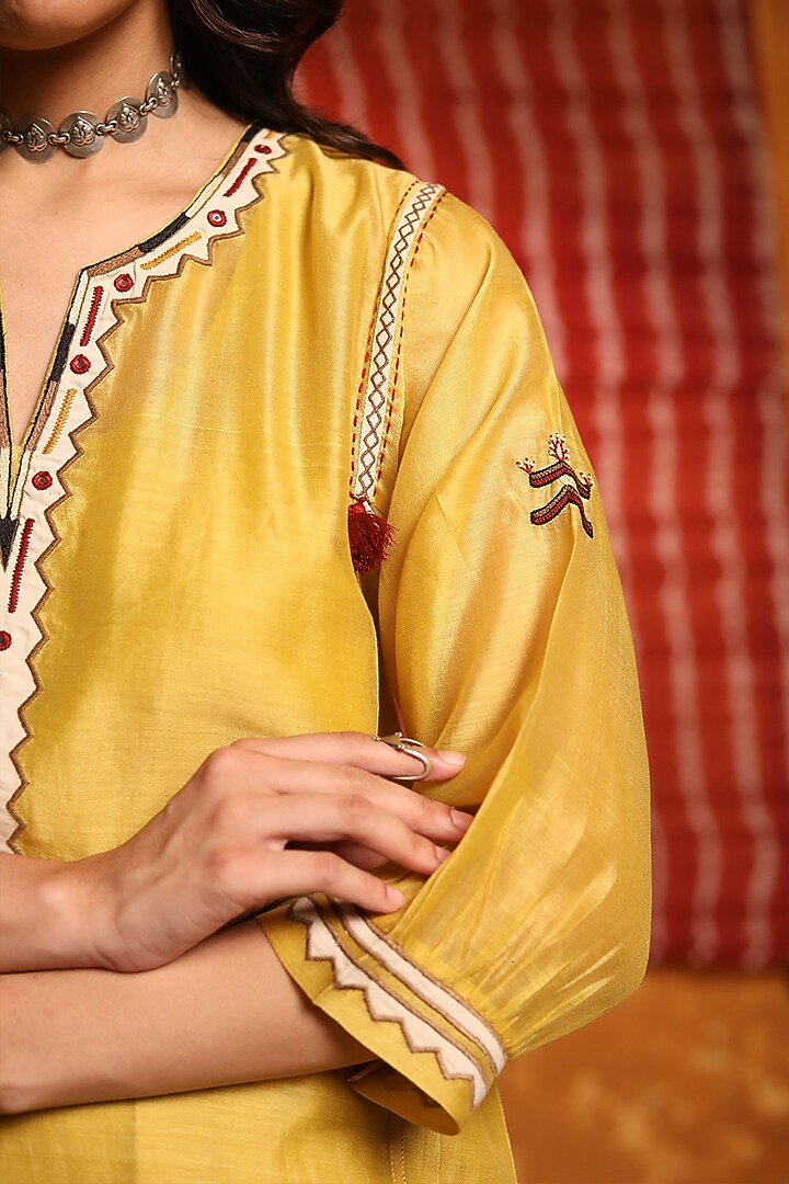 Mustard Chanderi Silk Applique Work Kalidar Kurta Set by Shivani Bhargava at Pernia's Pop Up Shop