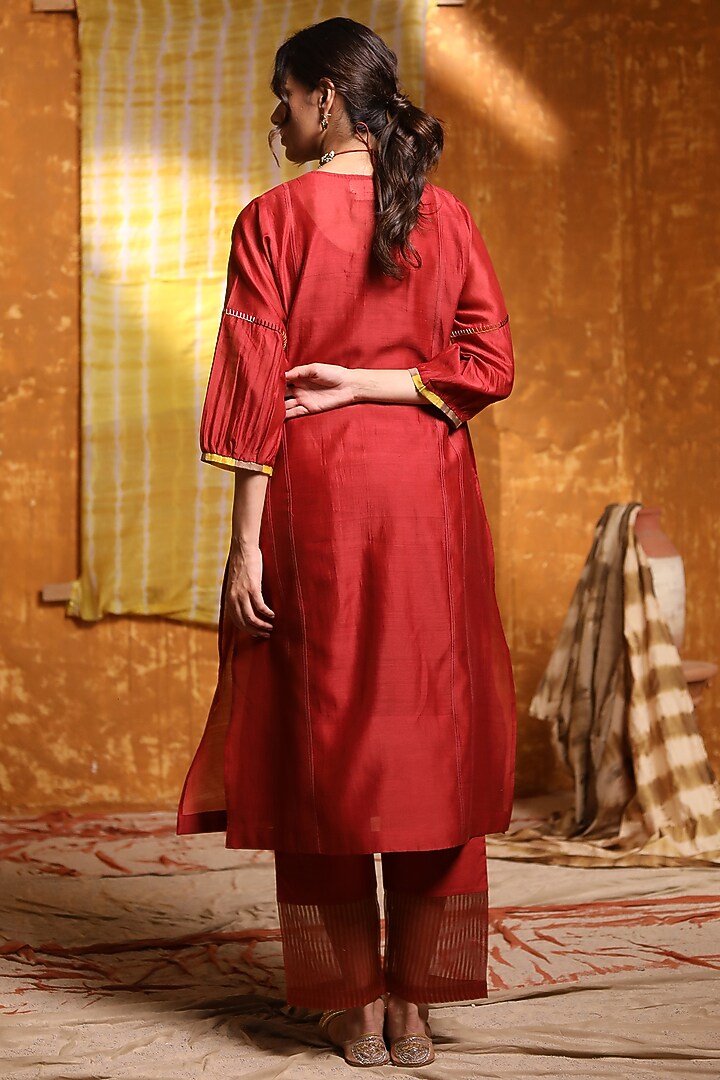 Maroon Handloom Chanderi Hand Embroidered Kurta Set by Shivani Bhargava at Pernia's Pop Up Shop