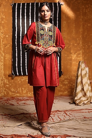 Maroon Cotton Hand Embroidered Cape Set by Shivani Bhargava