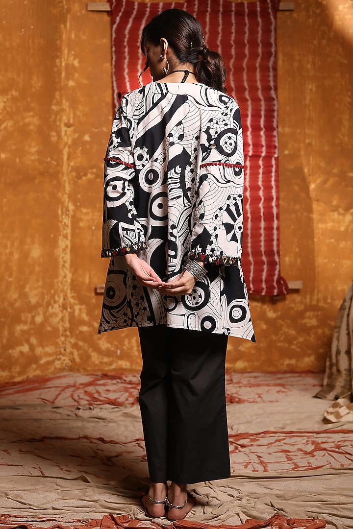 Black & White Cotton Embroidered Tunic Set by Shivani Bhargava at Pernia's Pop Up Shop