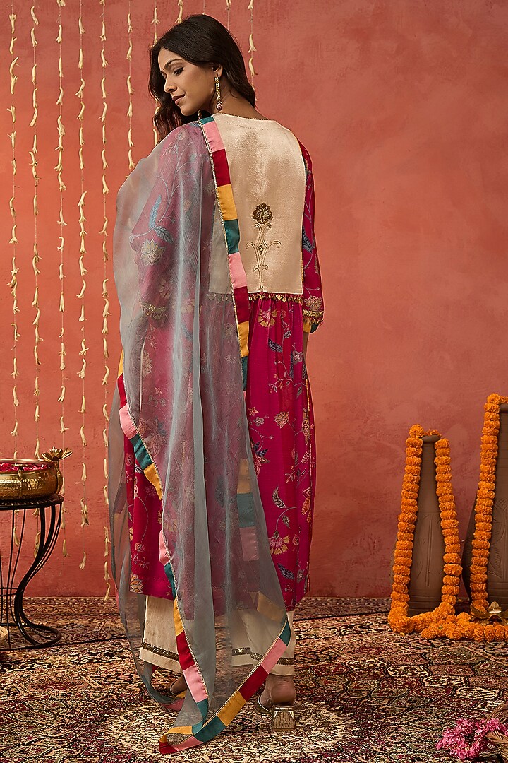 Red Chanderi Floral Printed Kurta Set by Shivani Bhargava at Pernia's Pop Up Shop