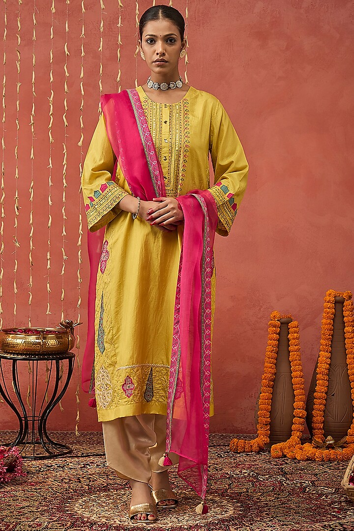 Yellow Chanderi Motif & Thread Embroidered Kurta Set by Shivani Bhargava at Pernia's Pop Up Shop