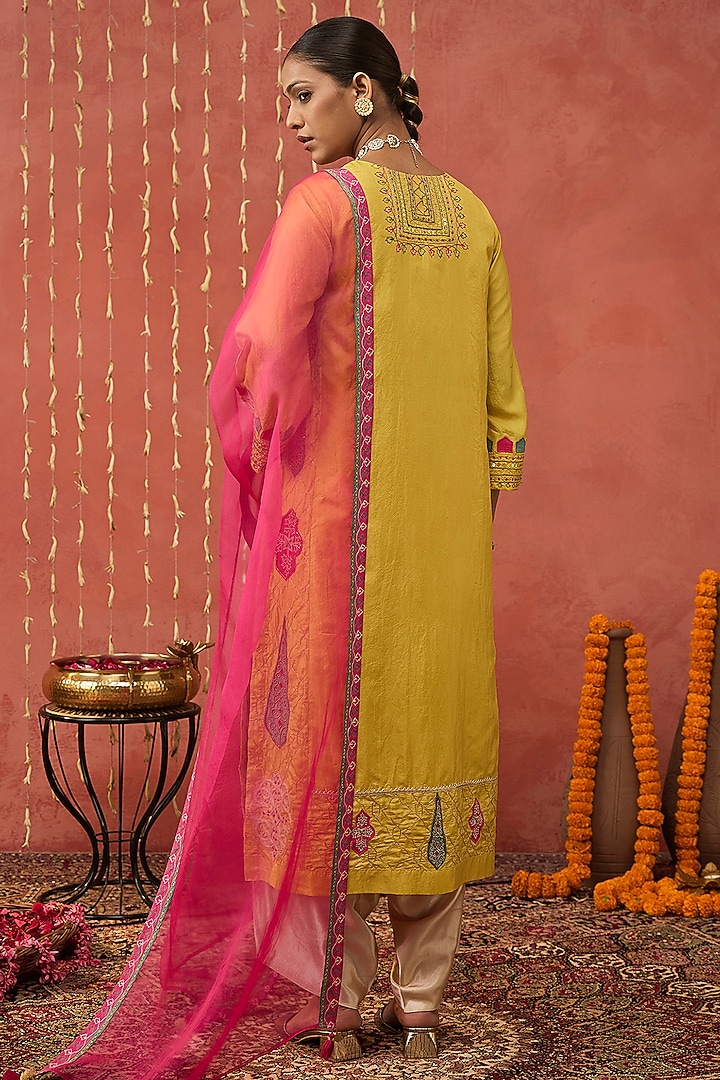 Yellow Chanderi Motif & Thread Embroidered Kurta Set by Shivani Bhargava at Pernia's Pop Up Shop