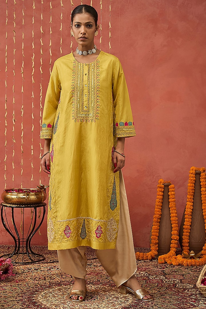 Yellow Chanderi Motif & Thread Embroidered Kurta Set by Shivani Bhargava at Pernia's Pop Up Shop