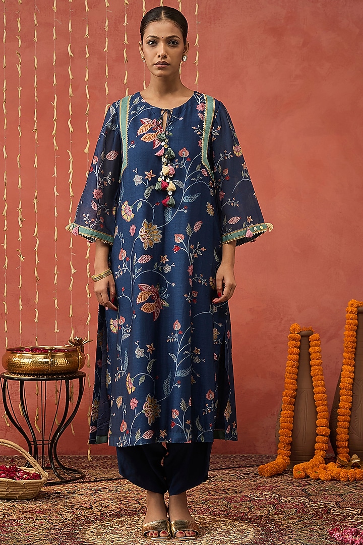 Blue Chanderi Floral Chintz Printed Kurta Set by Shivani Bhargava at Pernia's Pop Up Shop