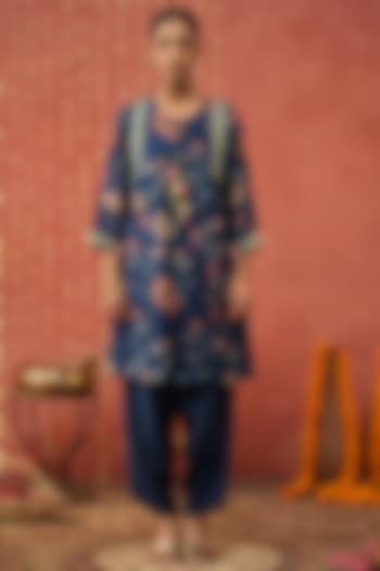 Blue Chanderi Floral Chintz Printed Kurta Set by Shivani Bhargava at Pernia's Pop Up Shop