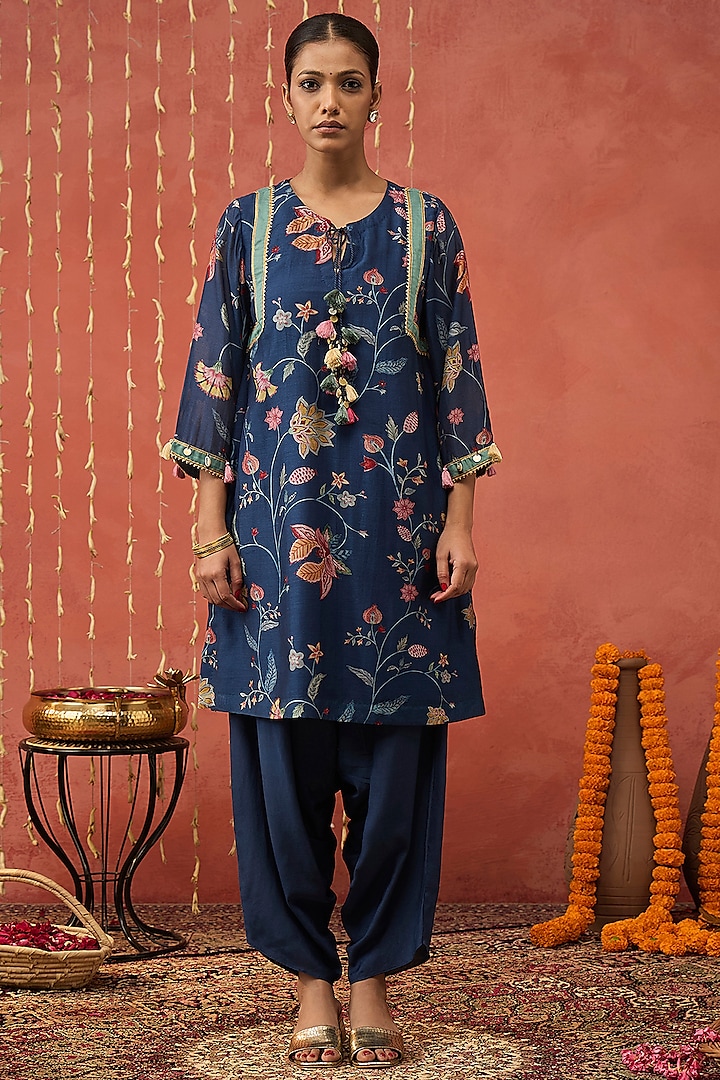 Blue Chanderi Floral Chintz Printed Kurta Set by Shivani Bhargava at Pernia's Pop Up Shop