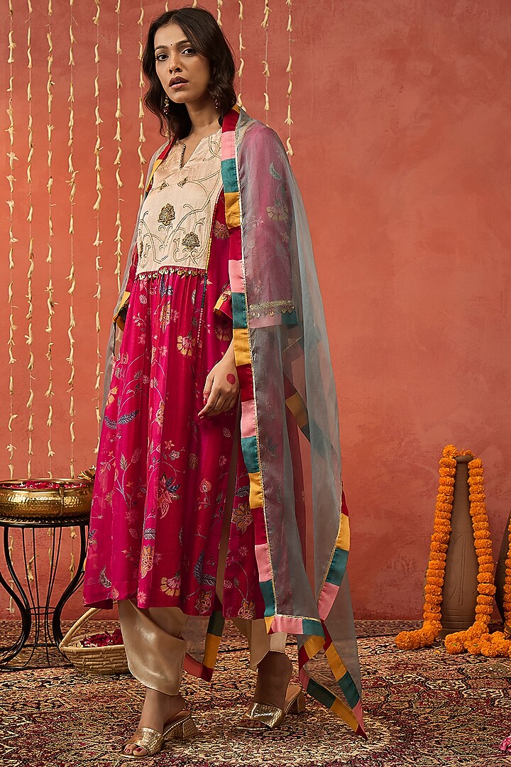 Red Chanderi Floral Chintz Printed Kurta Set by Shivani Bhargava at Pernia's Pop Up Shop