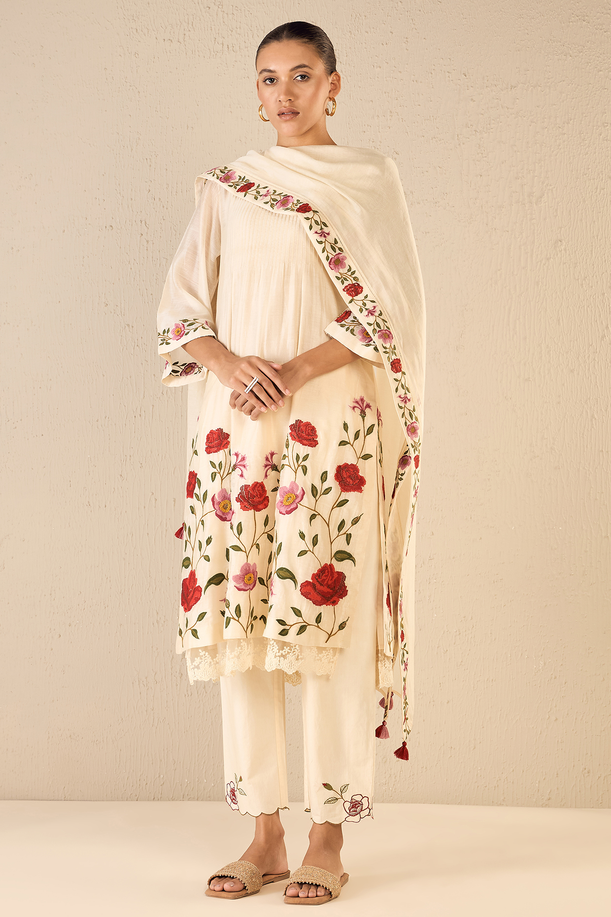 Ivory Chanderi Floral Embroidered Kurta Set by Shivani Bhargava at Pernia's Pop Up Shop