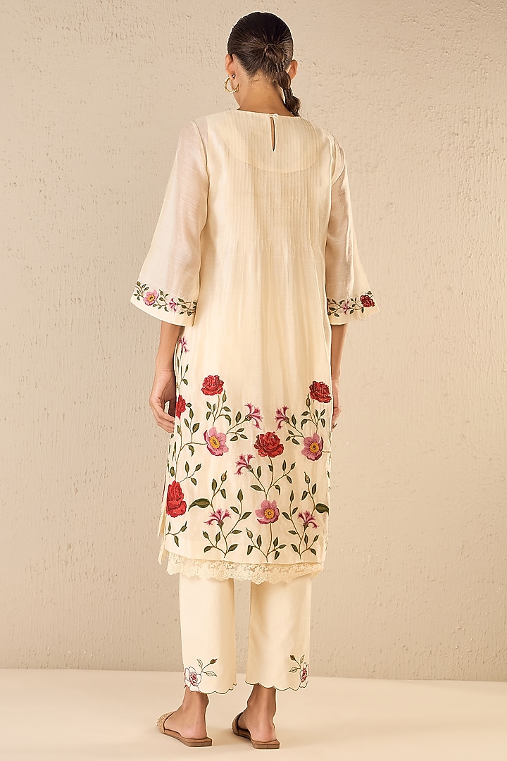 Ivory Chanderi Floral Embroidered Kurta Set by Shivani Bhargava at Pernia's Pop Up Shop