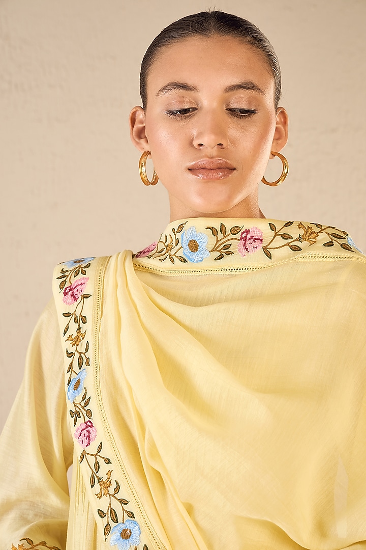 Yellow Chanderi Floral Embroidered Kurta Set by Shivani Bhargava at Pernia's Pop Up Shop