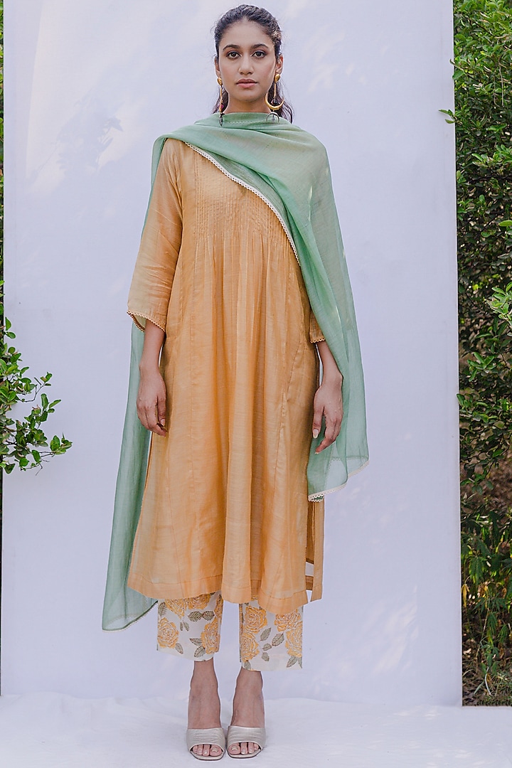Mustard Yellow Straight Kurta Set by Shivani Bhargava at Pernia's Pop Up Shop