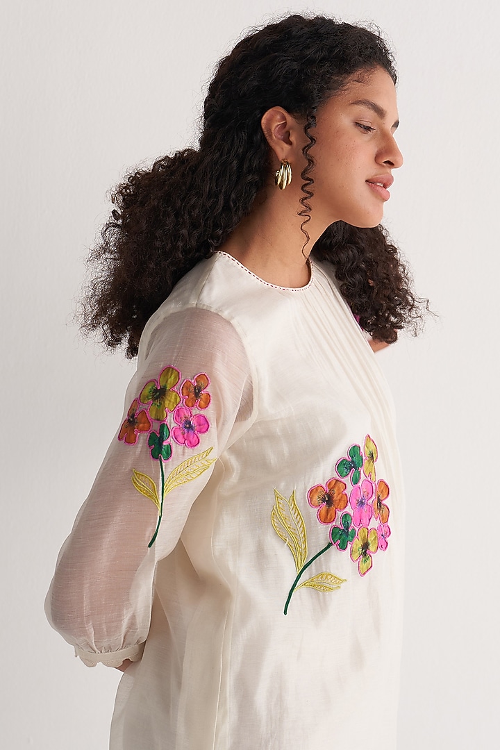 Ivory Chanderi Embroidered Gathered Tunic Set by Shivani Bhargava at Pernia's Pop Up Shop