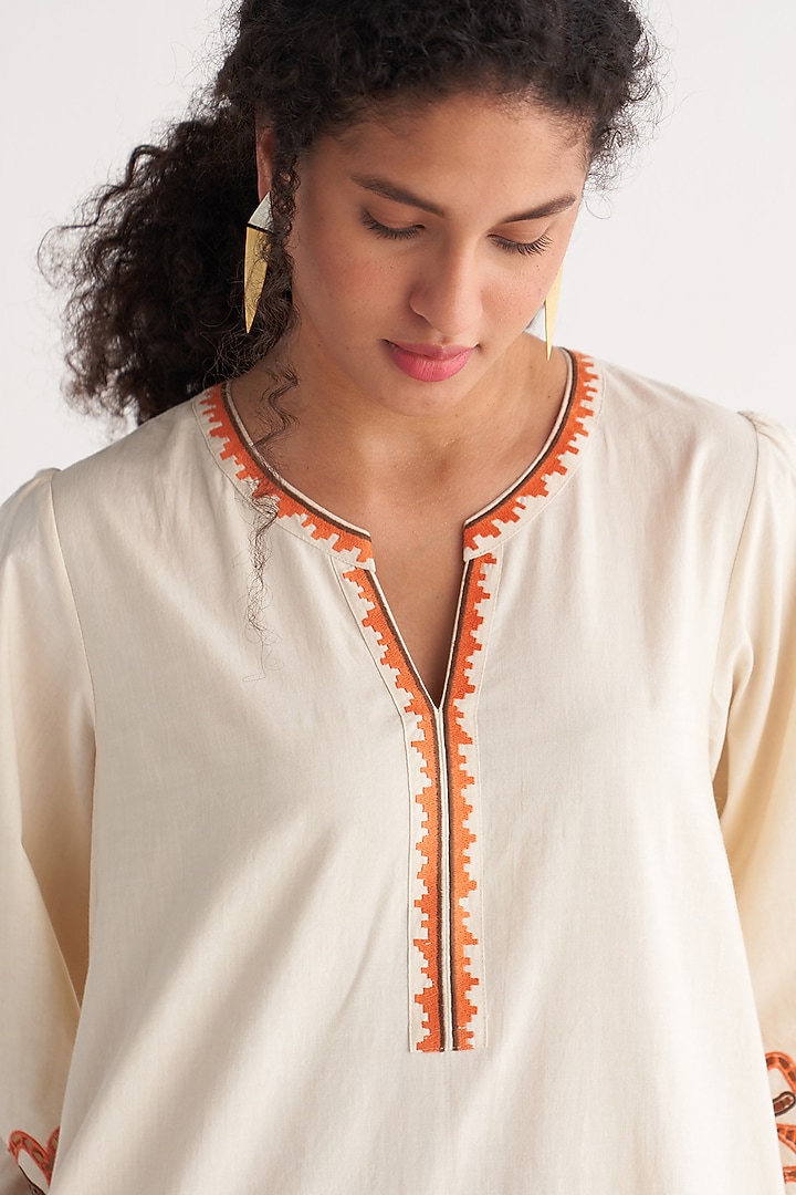 Ivory Pure Cotton Embroidered Tunic Set by Shivani Bhargava at Pernia's Pop Up Shop