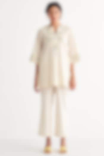 Off-White Pure Handloom Cotton Co-Ord Set by Shivani Bhargava at Pernia's Pop Up Shop