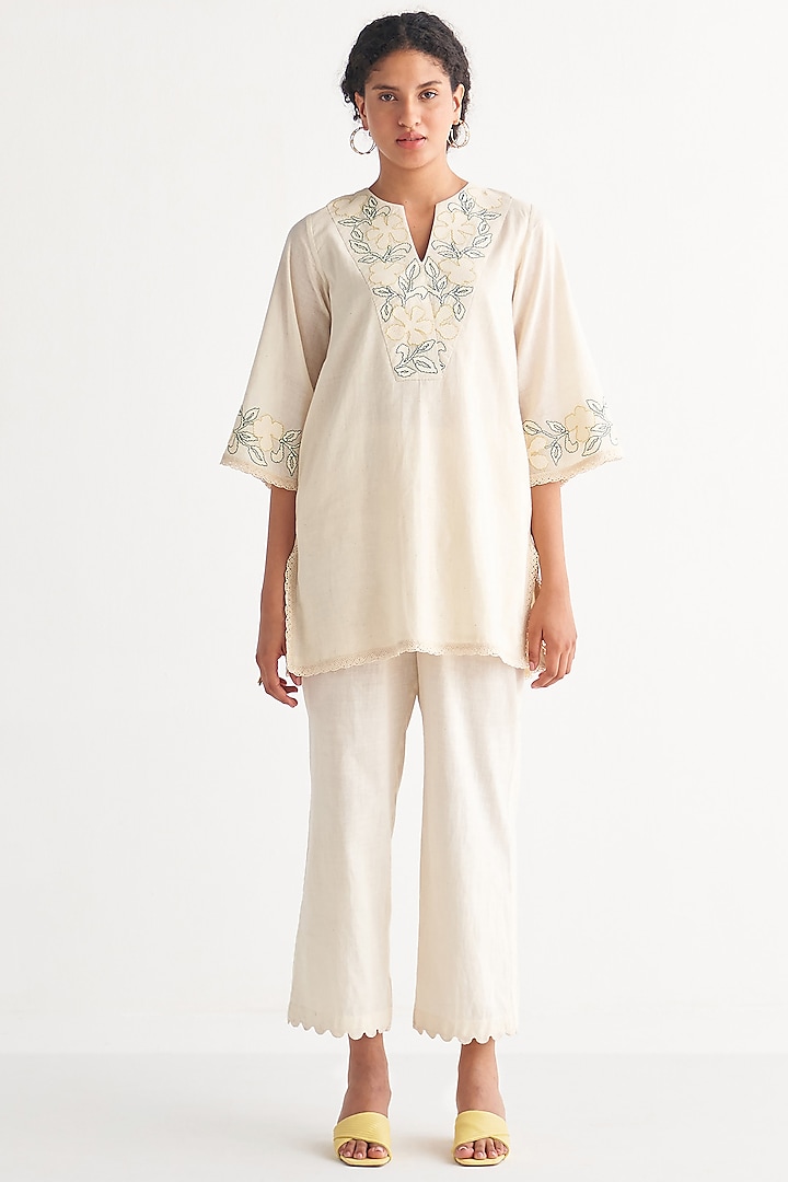Off-White Pure Handloom Cotton Co-Ord Set by Shivani Bhargava at Pernia's Pop Up Shop