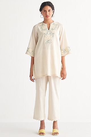 Off-White Pure Handloom Cotton Embroidered Tunic by Shivani Bhargava