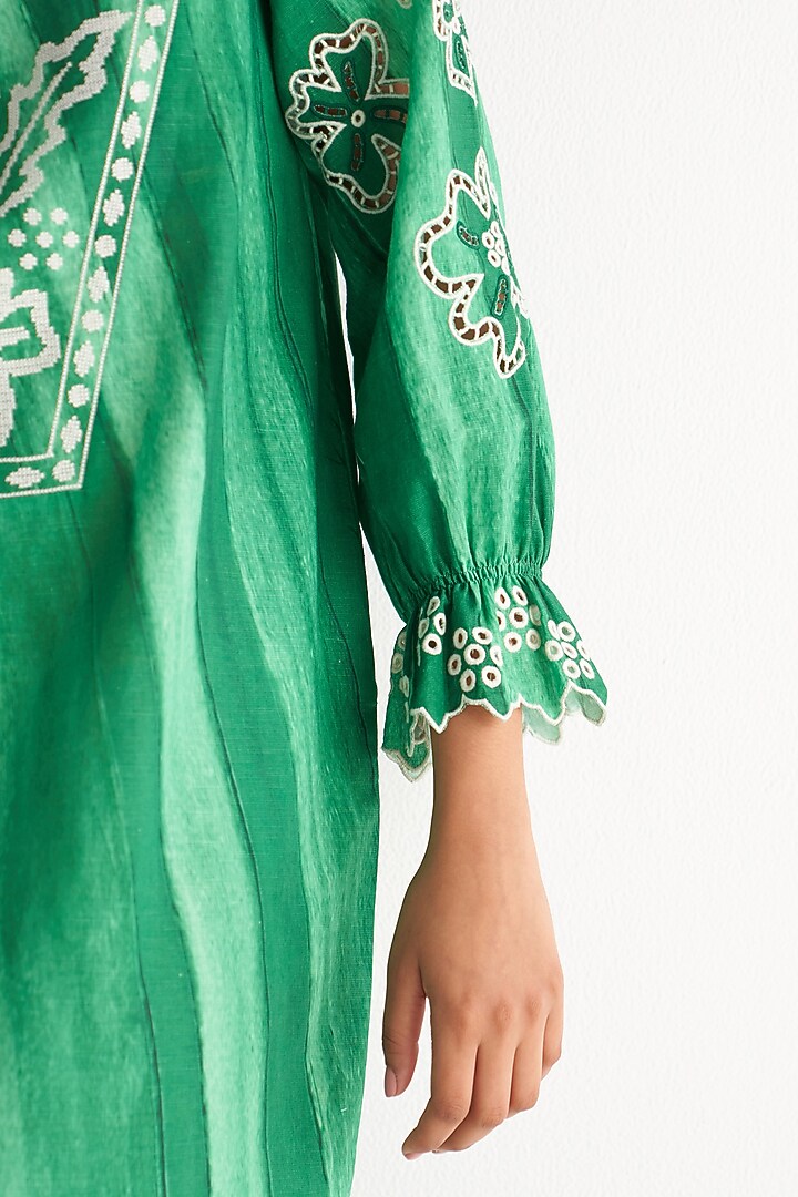 Green Cotton Linen Printed & Embroidered Tunic Set by Shivani Bhargava at Pernia's Pop Up Shop