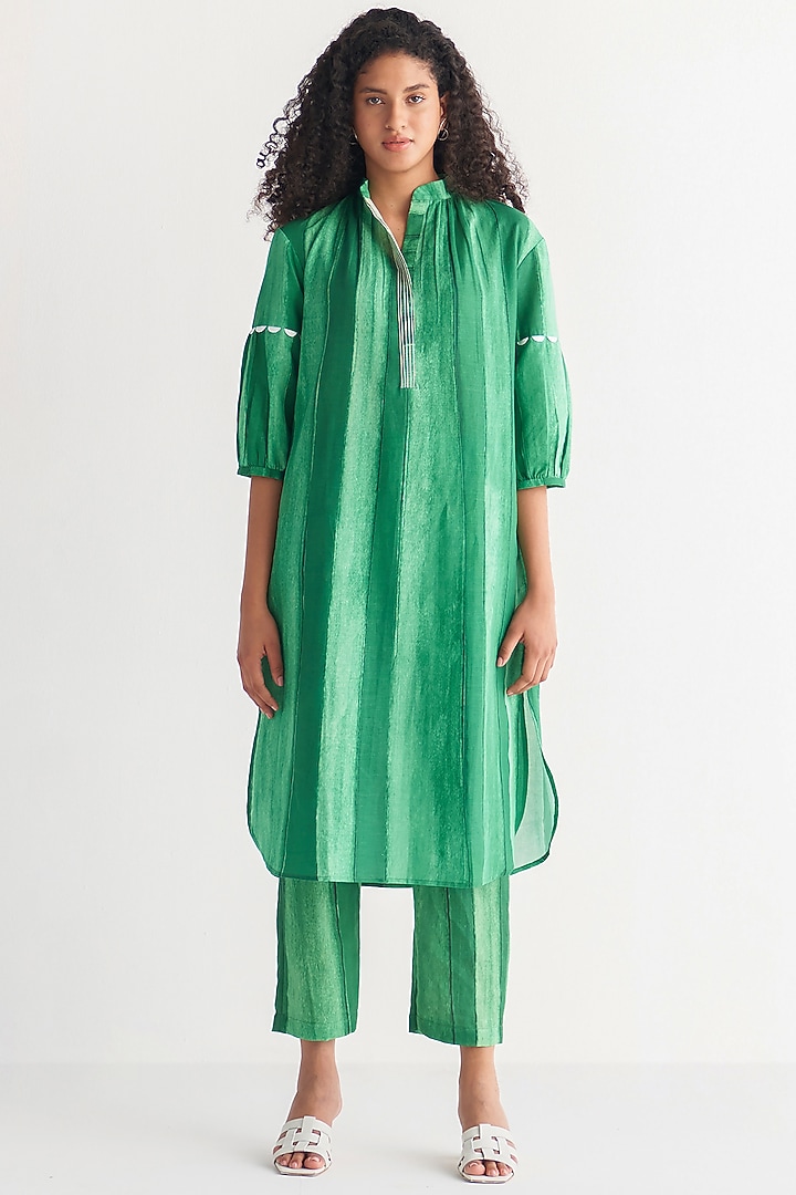 Green Cotton Linen Printed & Embroidered Tunic by Shivani Bhargava at Pernia's Pop Up Shop
