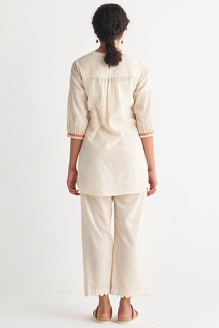 Off-White Pure Handloom Cotton Co-Ord Set by Shivani Bhargava at Pernia's Pop Up Shop