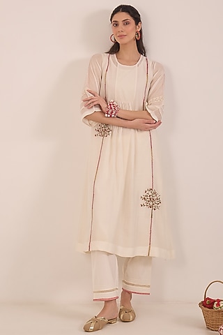 Ivory Silk Chanderi Printed Kurta Set by Shivani Bhargava