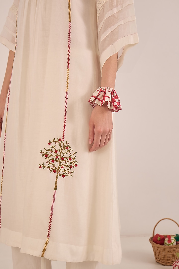 Ivory Silk Chanderi Printed Kurta Set by Shivani Bhargava at Pernia's Pop Up Shop