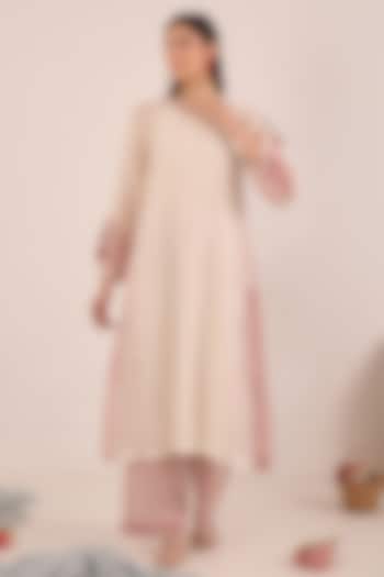 Ivory Silk Chanderi Embroidered Kurta Set by Shivani Bhargava at Pernia's Pop Up Shop
