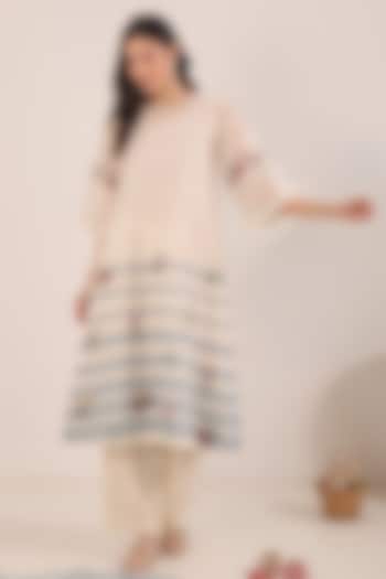 Ivory Silk Chanderi Striped A-Line Kurta Set by Shivani Bhargava at Pernia's Pop Up Shop