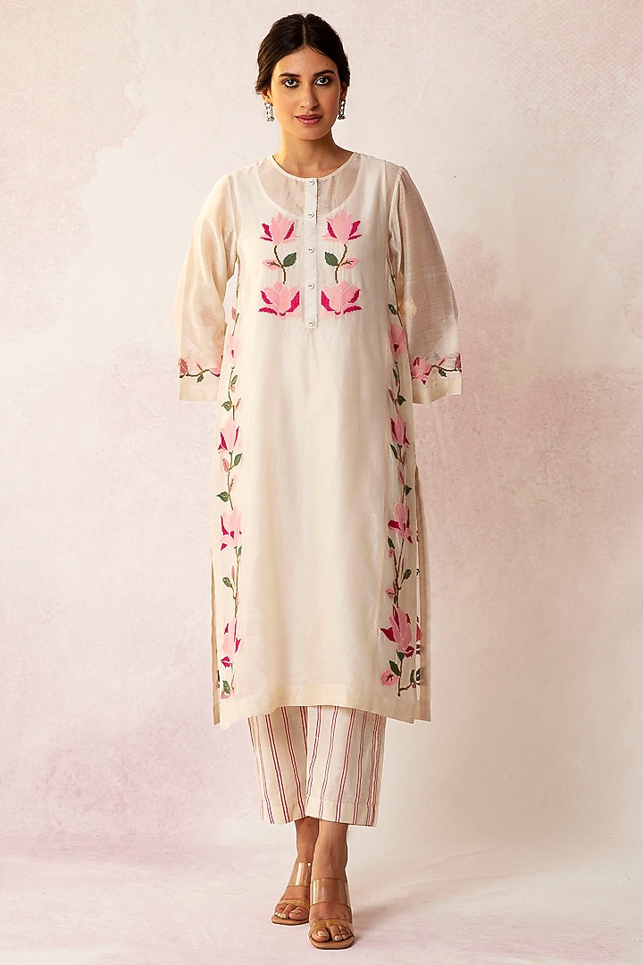 Ivory Chanderi Embroidered Kurta by Shivani Bhargava at Pernia's Pop Up Shop
