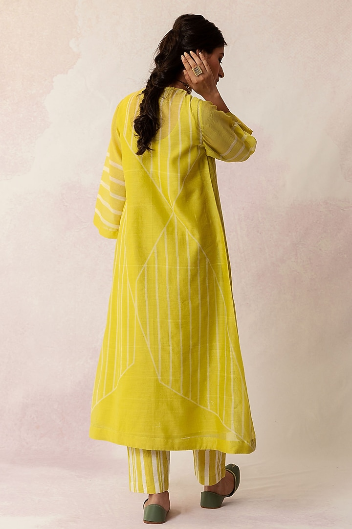 Olive Green Embroidered Kurta Set by Shivani Bhargava at Pernia's Pop Up Shop