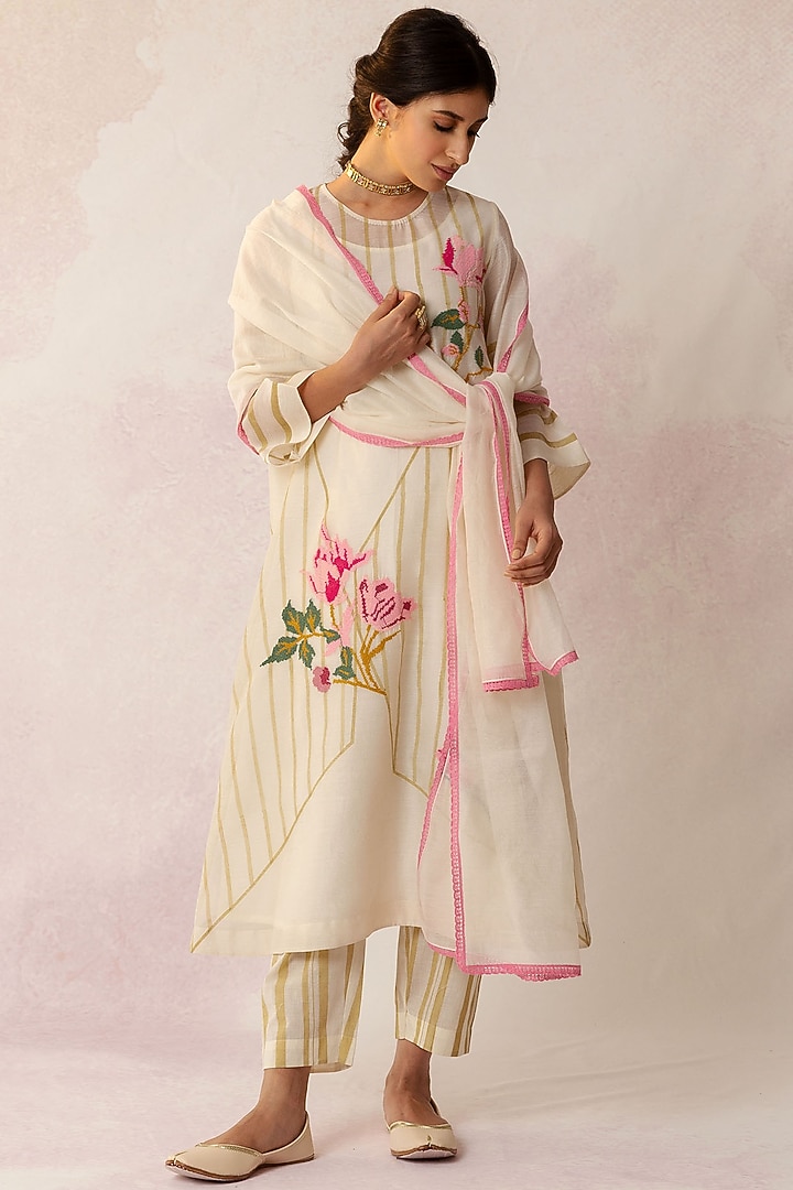 Ivory Cotton Silk Chanderi Kurta Set by Shivani Bhargava at Pernia's Pop Up Shop