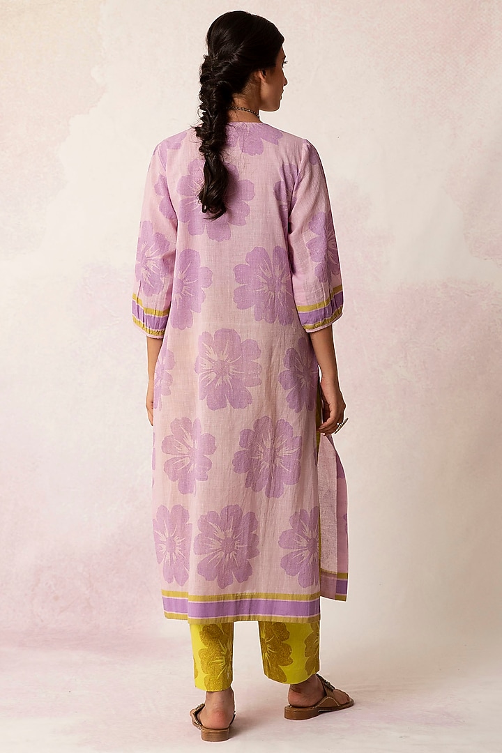 Lilac Printed Kurta Set by Shivani Bhargava at Pernia's Pop Up Shop