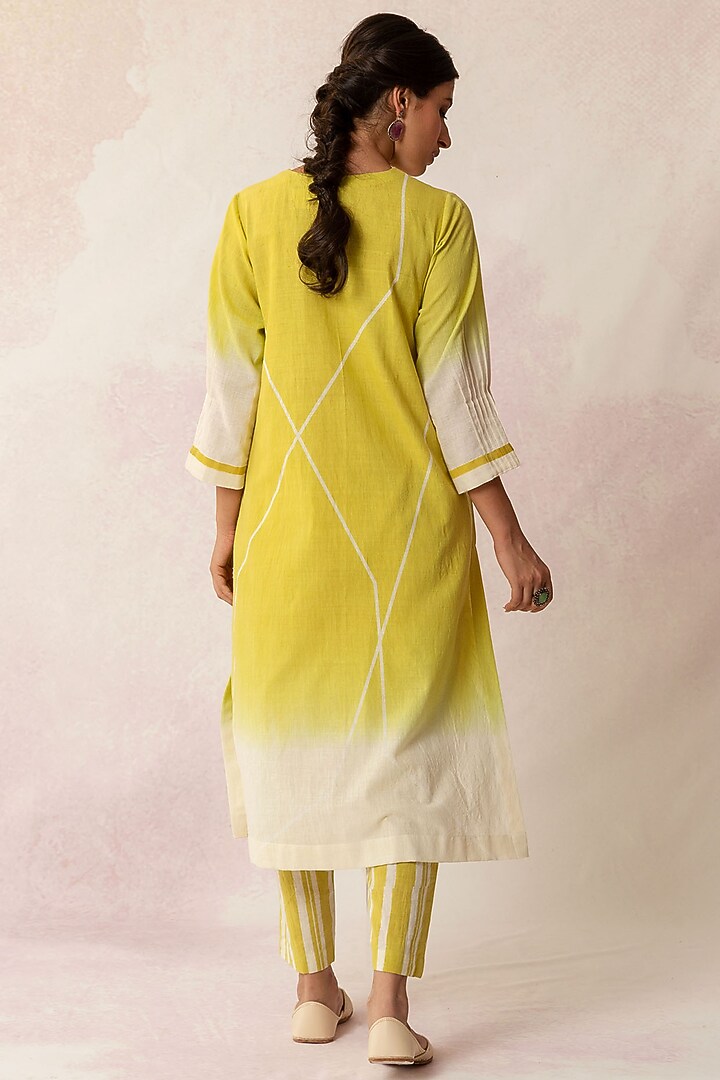 Ombre Olive Green Printed Kurta Set by Shivani Bhargava at Pernia's Pop Up Shop