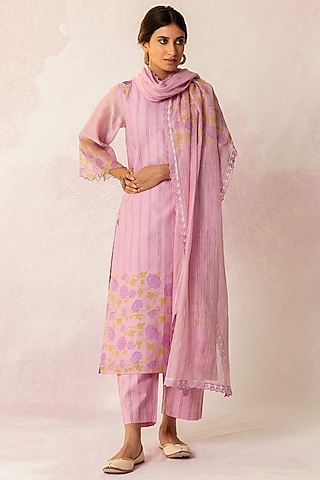 Lilac Embroidered Kurta Set by Shivani Bhargava