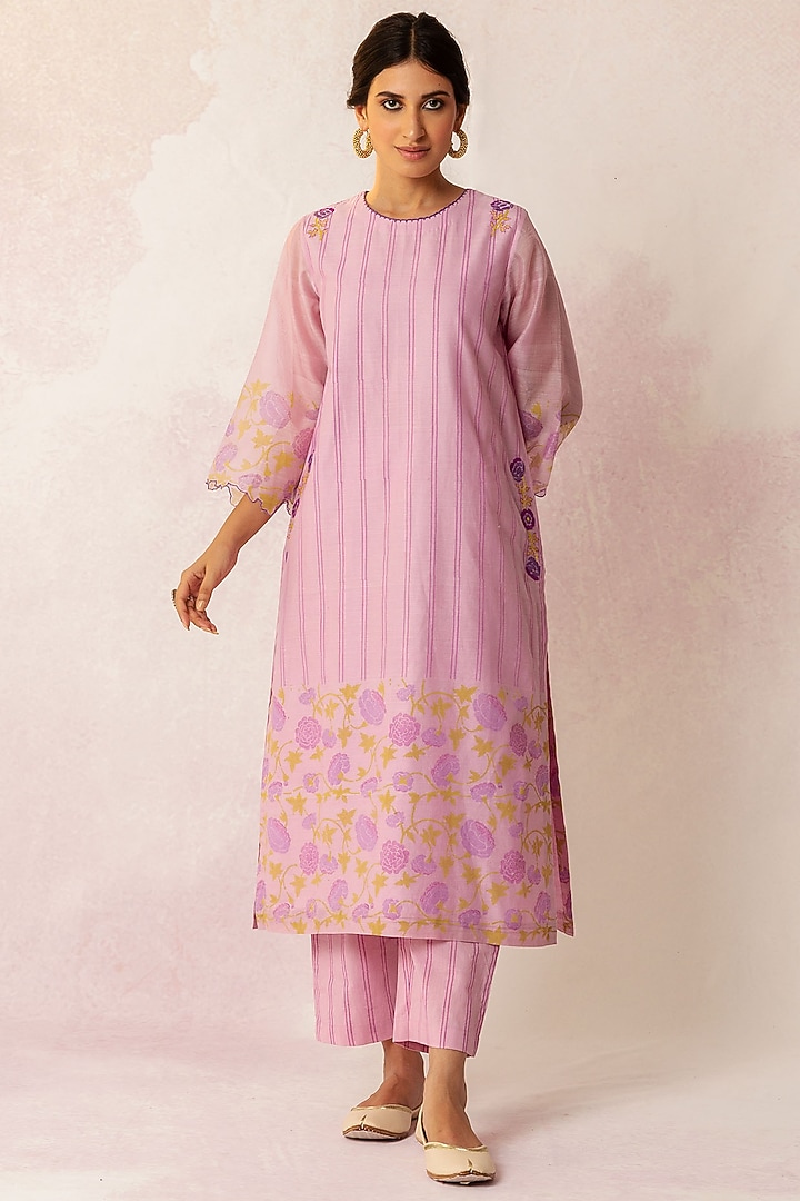 Lilac Embroidered Kurta by Shivani Bhargava at Pernia's Pop Up Shop