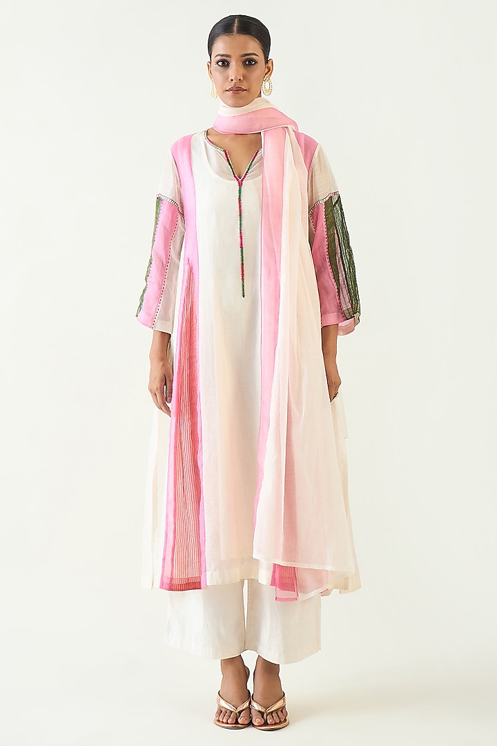 Ivory & Pink Cotton Silk Hand Embroidered Kurta Set by Shivani Bhargava at Pernia's Pop Up Shop