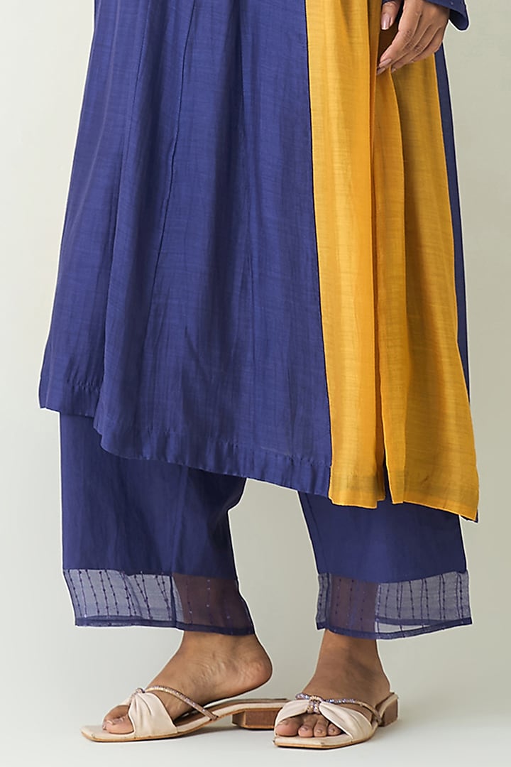Purple Cotton Silk Hand Embroidered Kurta Set by Shivani Bhargava at Pernia's Pop Up Shop